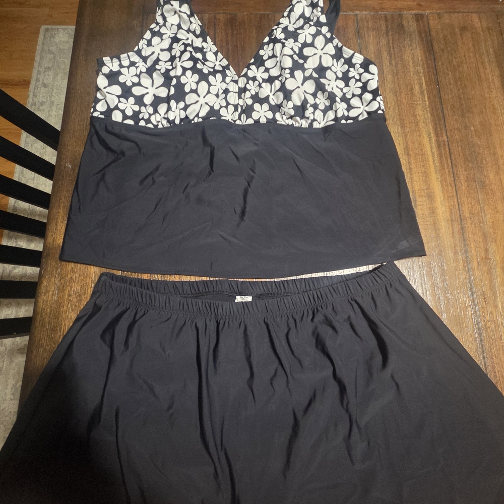 Womens Plus Floral 2 Piece Swim Skirt Set